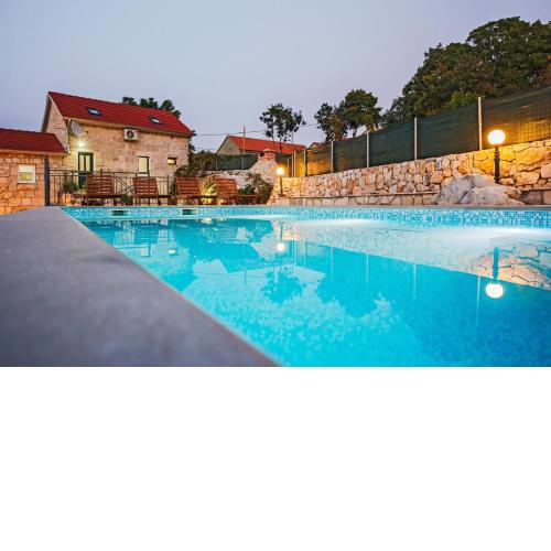 Buljanovi dvori, house with private pool
