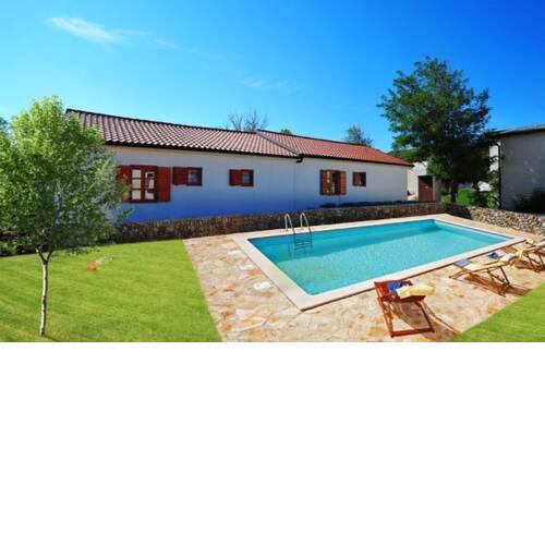 Bungalows Vir with pool