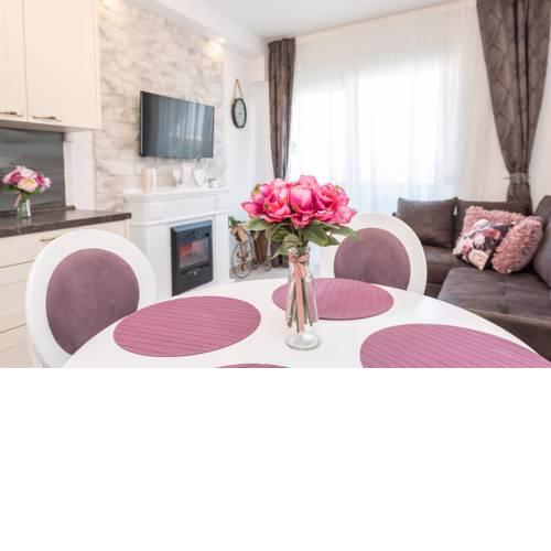CHARMING HOME