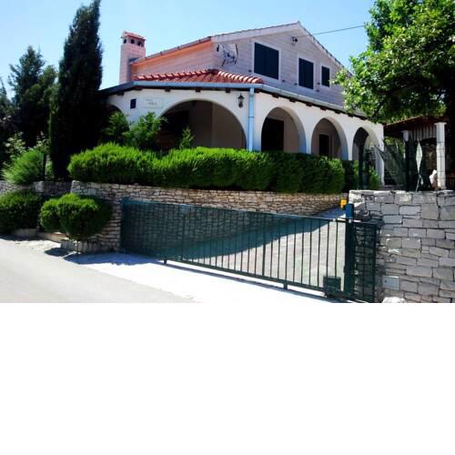Charming Villa Nika with the pool