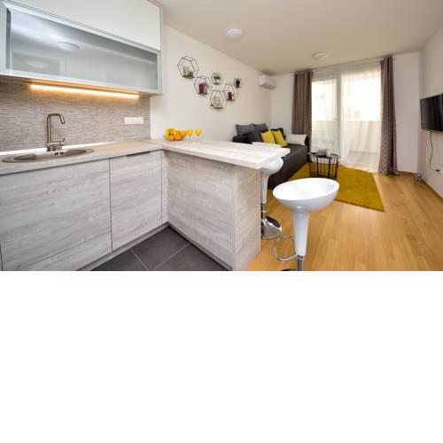 City Apartman Lana