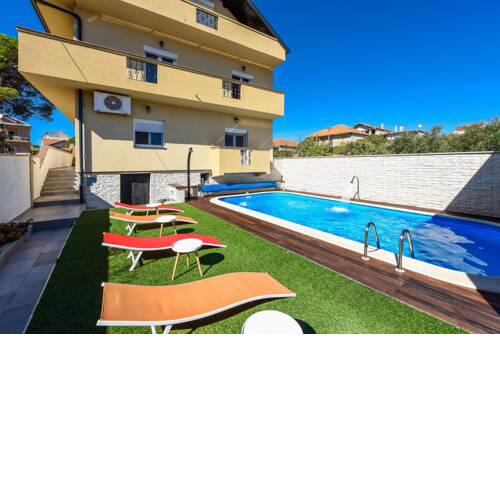City Villa with pool Yespeace