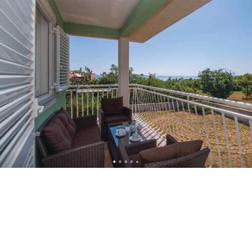 Comfortable apartment in Bartići