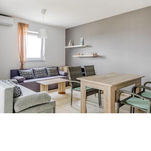 Contemporary Apartment in Novalja with Barbecue