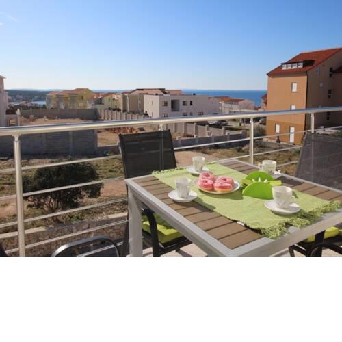 Cosy Apartment in Novalja with BBQ, Parking & AC