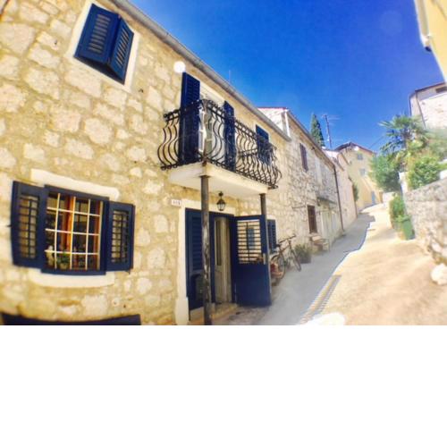 Cosy artistic stone house