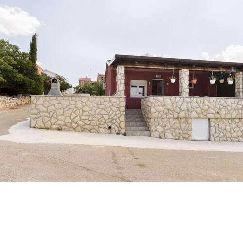 Cosy Holiday Home in Jasenice Rovanjska with Sea nearby