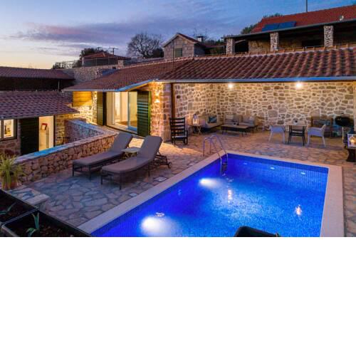 Cottage Romantica with Lovely Ocean View