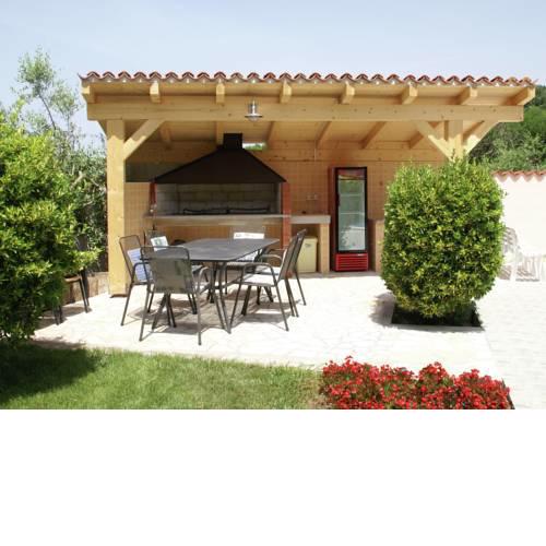 Cozy Apartment with Swimming Pool in Banjole