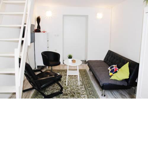 Cozy central apartment Gemini in Britanac Square