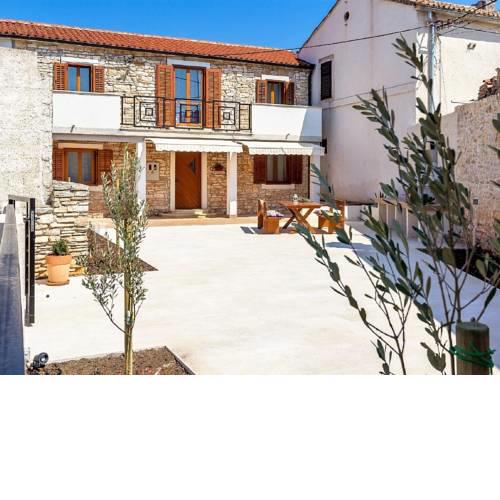 Cozy Holiday Home in Fazana near Sea