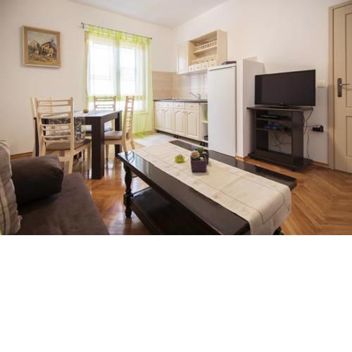 Cozy One-Bedroom Apartment