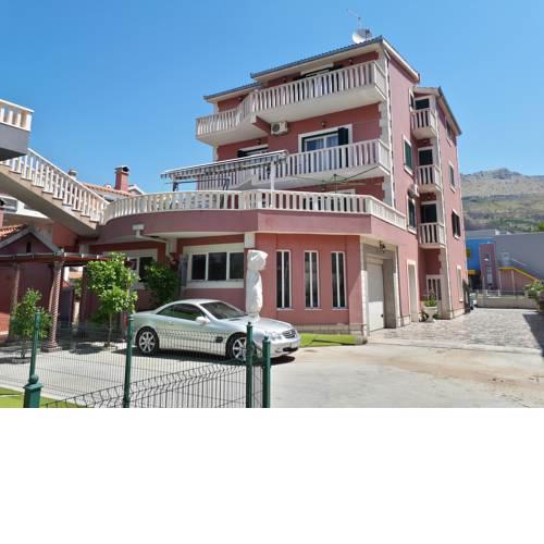 CroAussie Apartments in Split