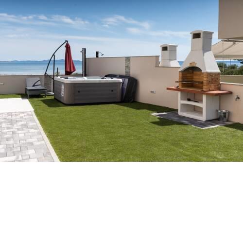Crowonder Beachfront Garden Villa with Jacuzzi- B1