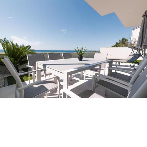 Crowonder Beachfront Reiterer Villa V2