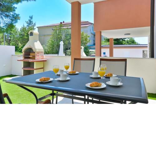 Crowonder Cascada Villa with Jacuzzi - S4