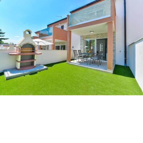 Crowonder Cascada Villa with Jacuzzi - S5