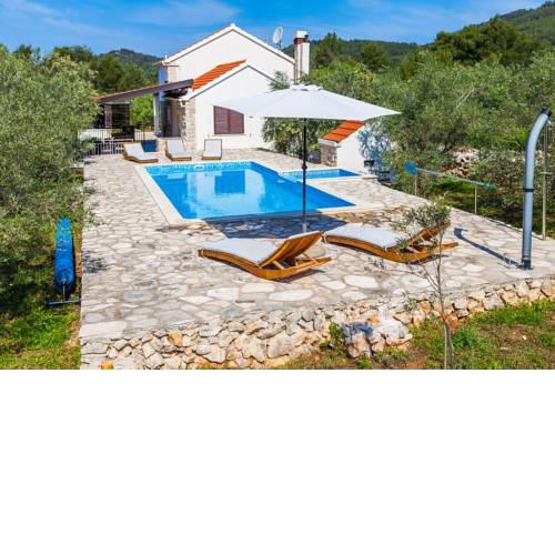 ctko216/ Charming holiday house with private pool