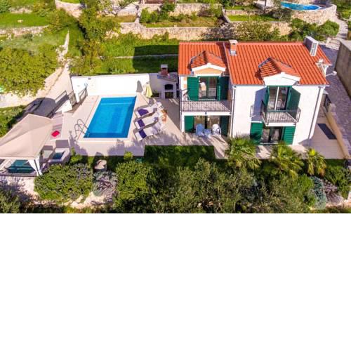 ctma135/ Villa with private pool in Makarska