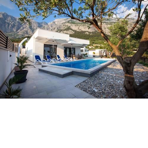 ctma210/ Villa with private heated pool