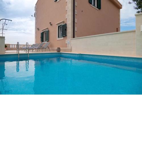 ctma255/ Holiday house with a private pool