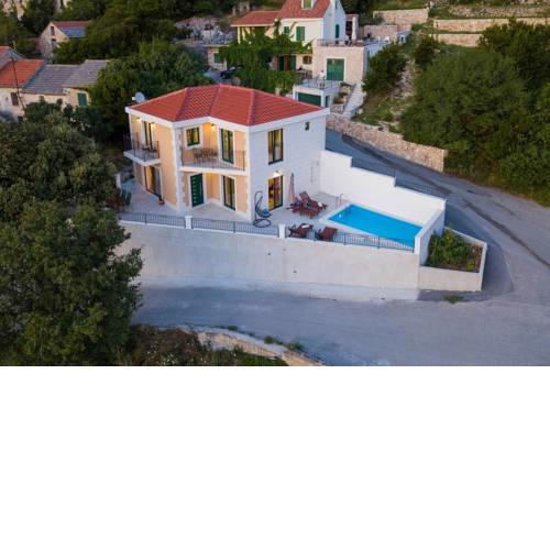 ctma303 - Villa with private pool, jakuzzi, sauna for 5 adult + 1 child