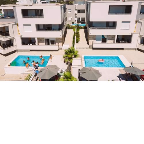 Danivan Pool Villas
