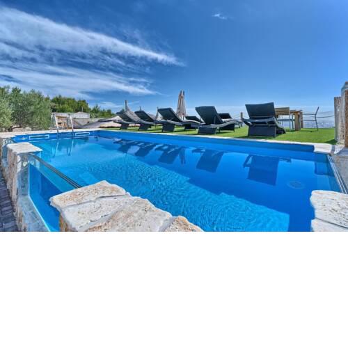 Deluxe Villa Maria
