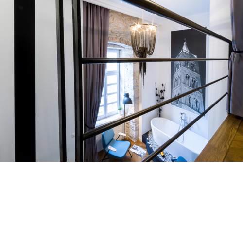 DeZign Superior Apartments