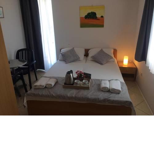 Double Room Hodilje 10234b
