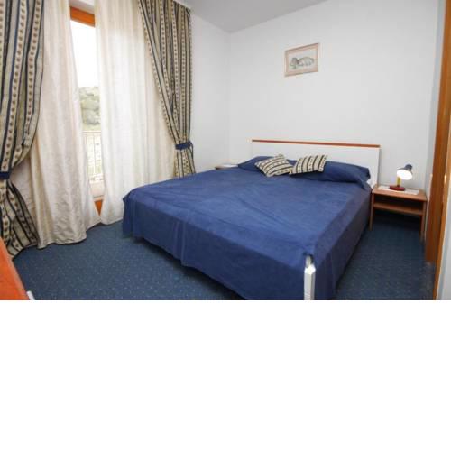 Double Room Metajna 3305n