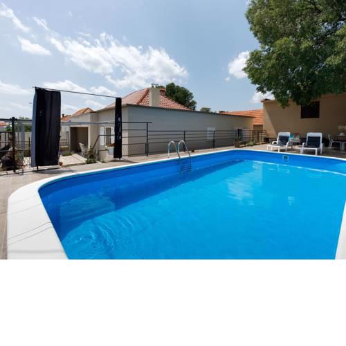 Luxurious Holiday Home in Drnis with Pool