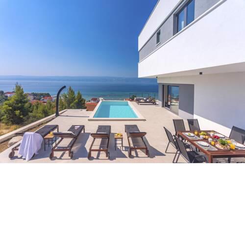 Duce Villa Sleeps 8 with Pool