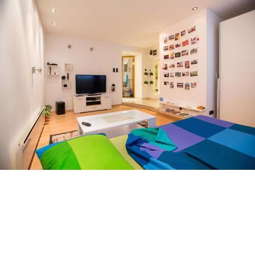 eazZynight Center Apartment