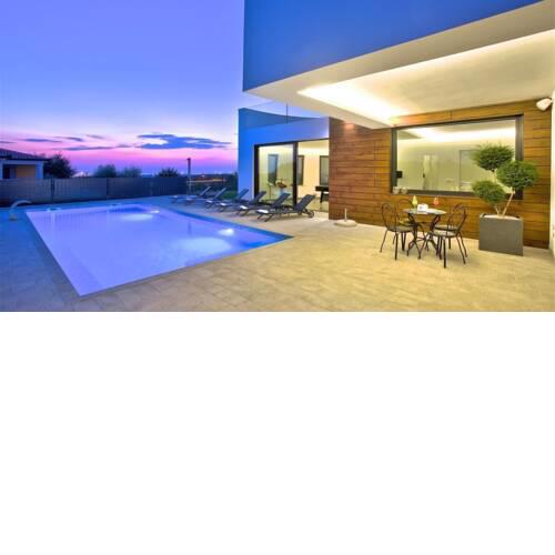Eco-friendly Villa Aria with a pool and a party room