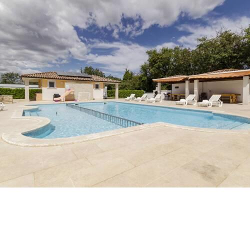 Elegant Apartment in Banjole near Fratarski Otok Island
