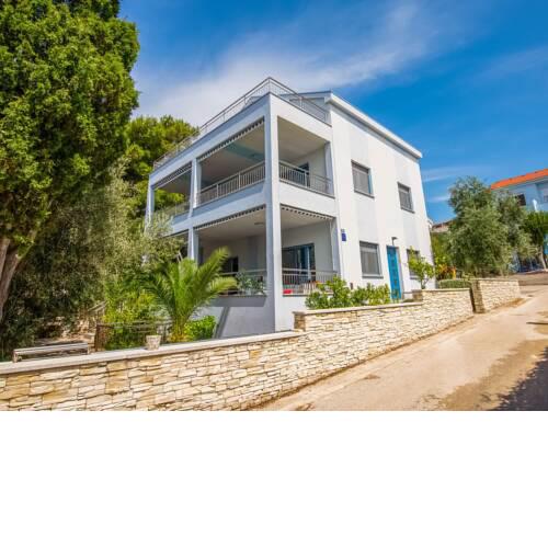 Elegant Apartment in Novalja Near the Sea