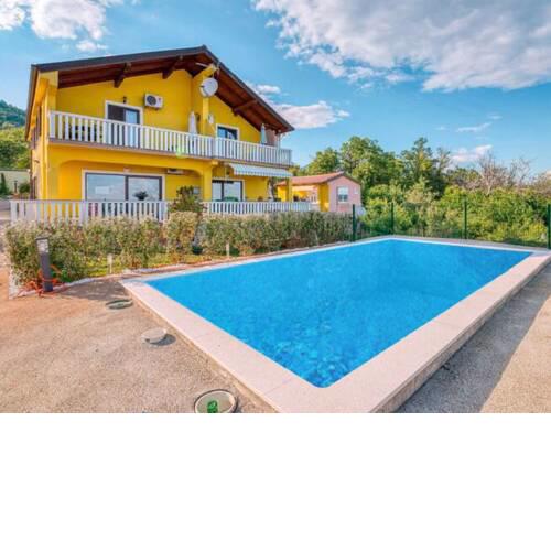 Elegant Holiday Home in Lovran with Swimming Pool