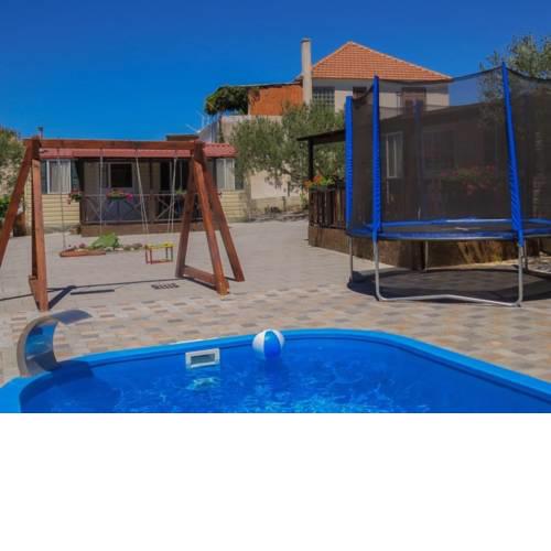 Enticing Mobile Home in Pakoštane with Swimming Pool