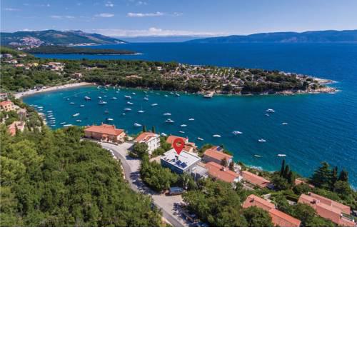 Extra spacious apartment with terrace and view in Sveta Marina