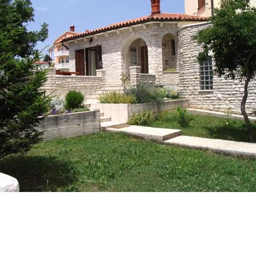 Family friendly apartments with a swimming pool Manjadvorci, Marcana - 2301
