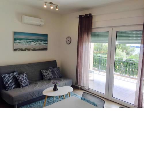 Family friendly apartments with a swimming pool Primosten - 17252