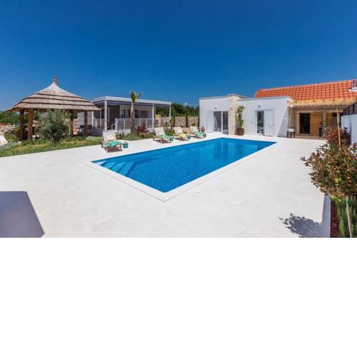 Family friendly house with a swimming pool Galovac, Zadar - 17551