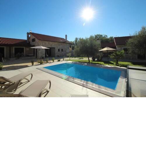 Family friendly house with a swimming pool Lovinac, Novigrad - 18668