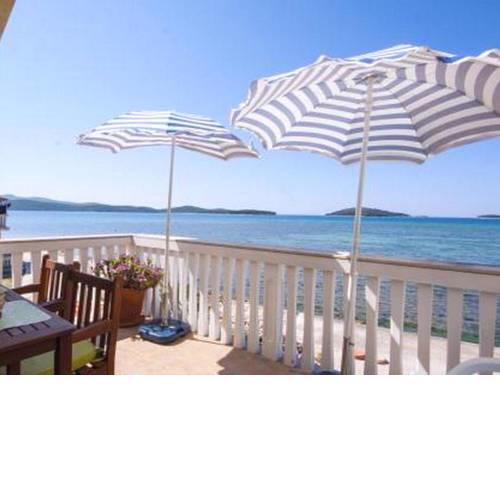 Family friendly seaside apartments Krapanj, Sibenik - 18004