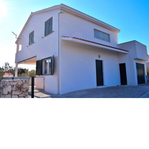 Family home in Sevid - seaside, garden, grill, quiet