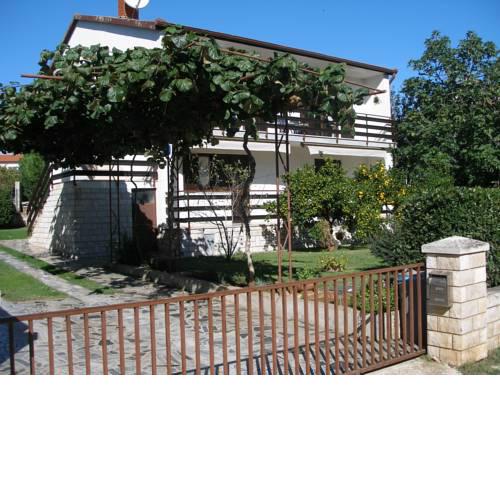 Family house with 2 apartments - Irma