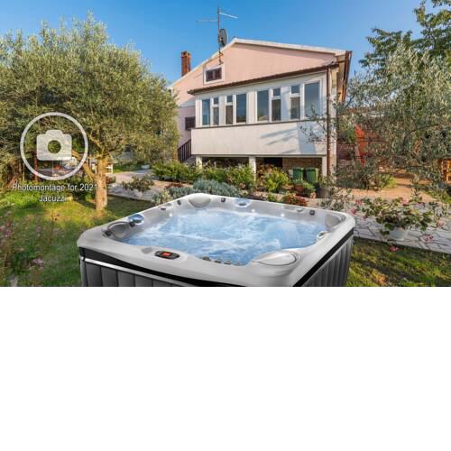 Ferienhaus Zora with Whirlpool