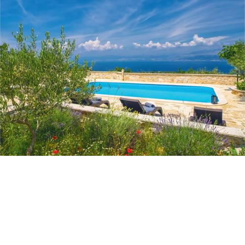 Five-Bedroom Holiday Home in Donji Humag