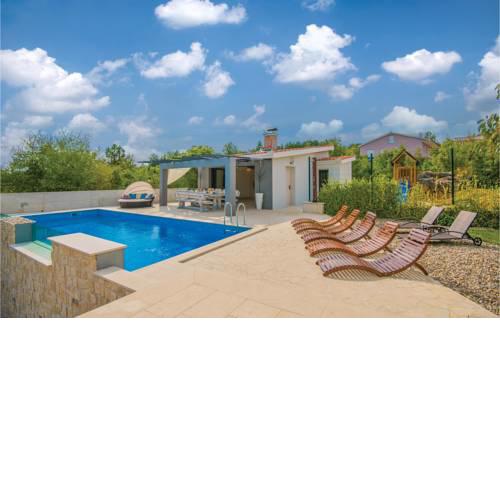 Five-Bedroom Holiday Home in Grubine